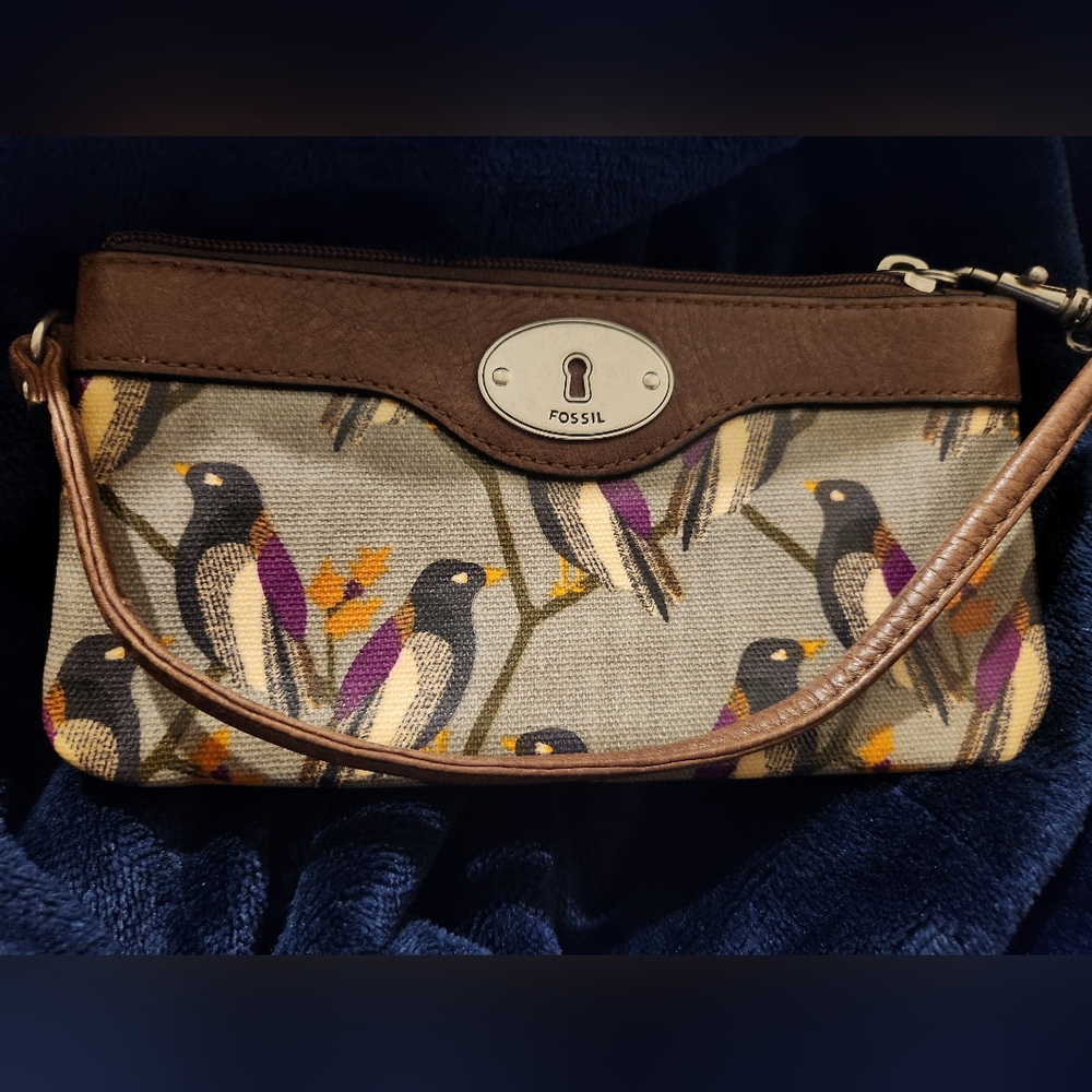 Fossil Bird Key-Per Clutch Wallet Wristlet